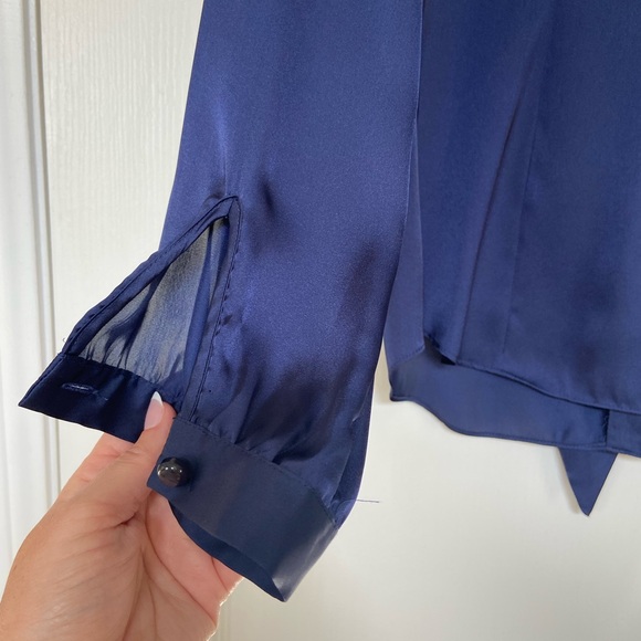Ann Klein Blouse Navy Size Medium - Picture 5 of 10